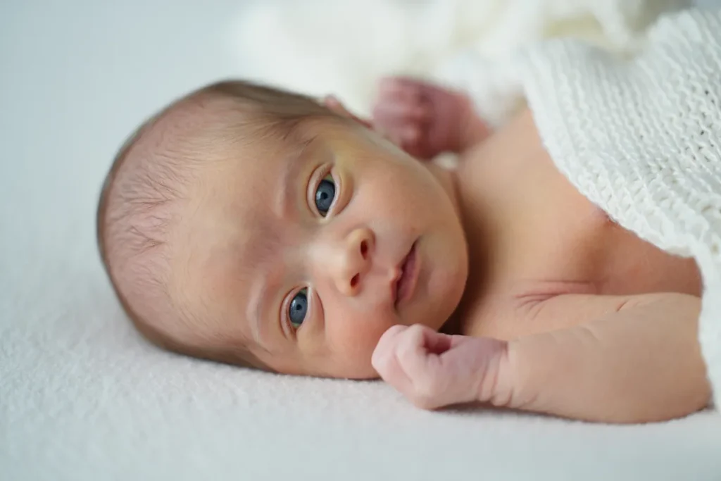 à quel âge reconnaît-on un bébé trisomique