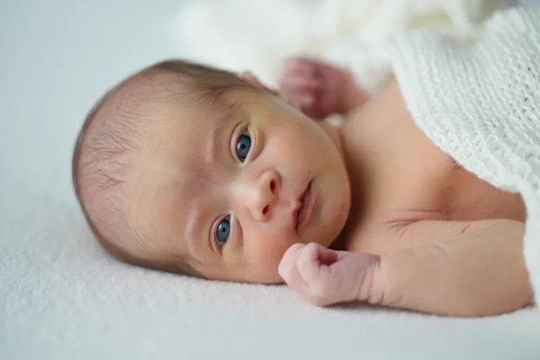 à quel âge reconnaît-on un bébé trisomique