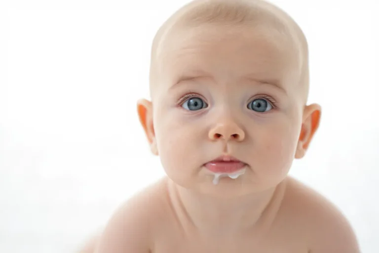 bébé régurgite beaucoup depuis diversification