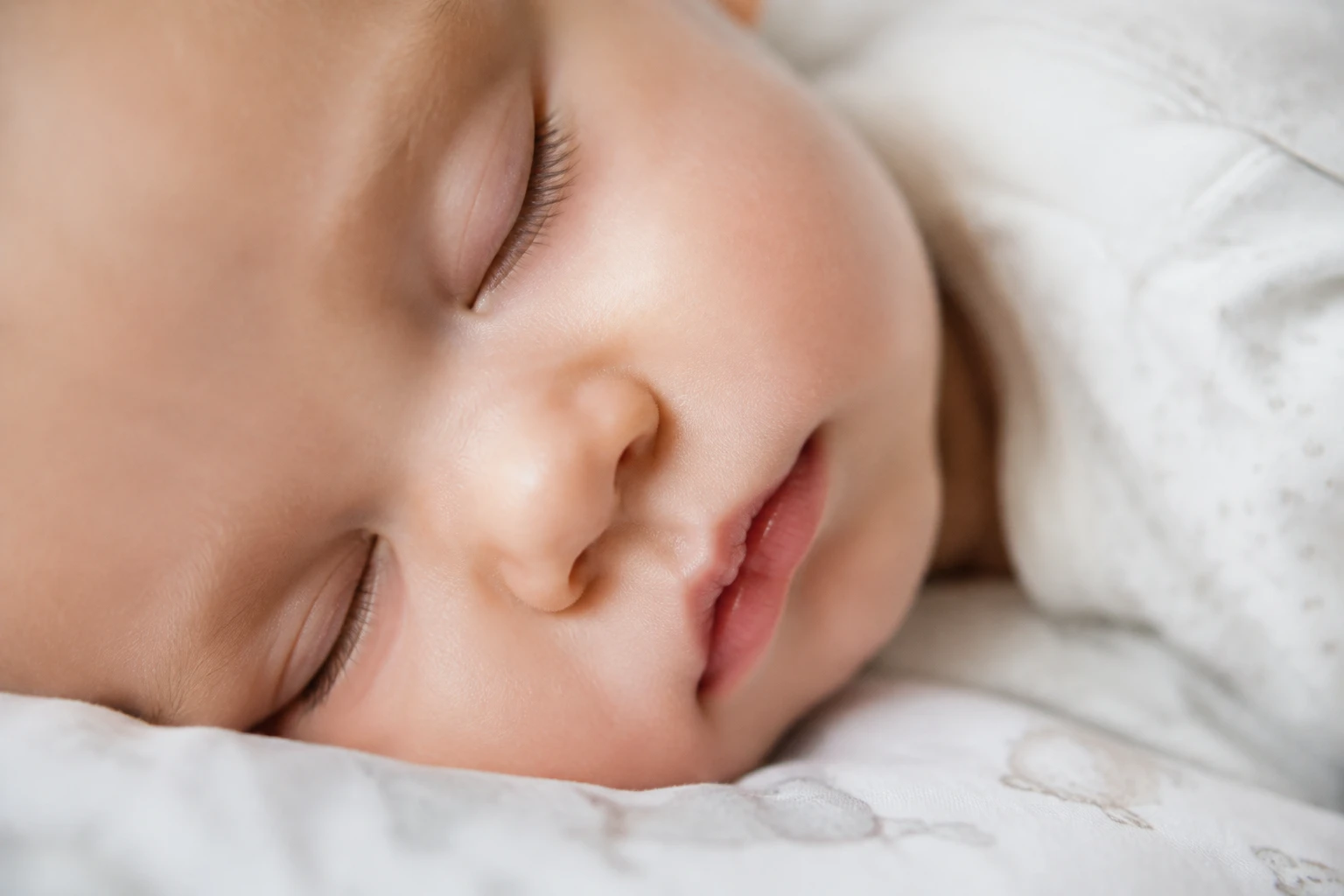 À quel âge bébé respire par la bouche et comment réagir ?